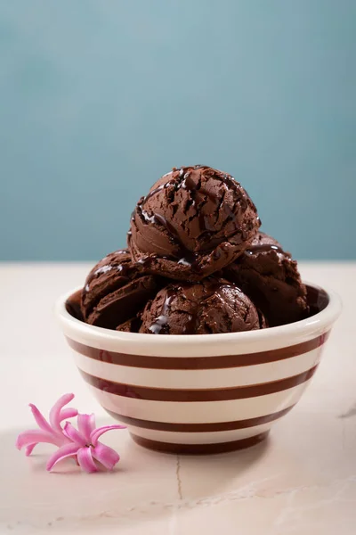 Крупный План Шоколадного Мороженого — стоковое фото