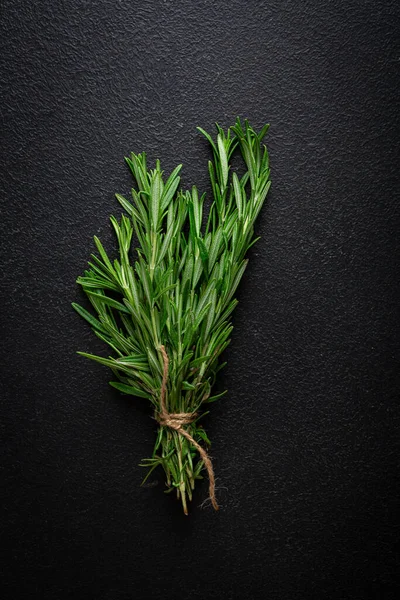 Bunch Green Organic Rosemary Spice Black Surface — Foto Stock
