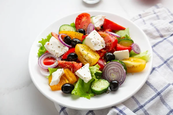 Close Greek Salad Light Surface Mediterranean Food — Stock Photo, Image