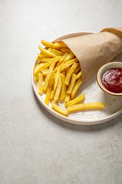Close Van Gouden Chips Friet Ketchup Schotel — Stockfoto