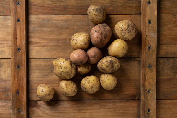 Raccolta Patate Fresche Alimenti Superficiali Legno — Foto Stock