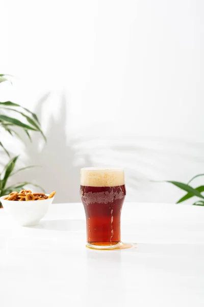 One Glass Dark Beer Craft Light Surface Copy Space — Stock Photo, Image