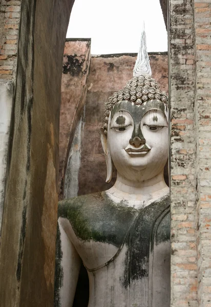 An ancient big buddha in Mahatat Temple, the World Heritage Site — Stock Photo, Image