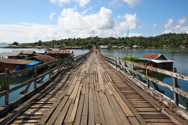Sangklaburi の古い木造橋 — ストック写真