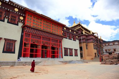 Tibet keşiş songzanlin Manastırı zhongdian'ın (sh yürüyor