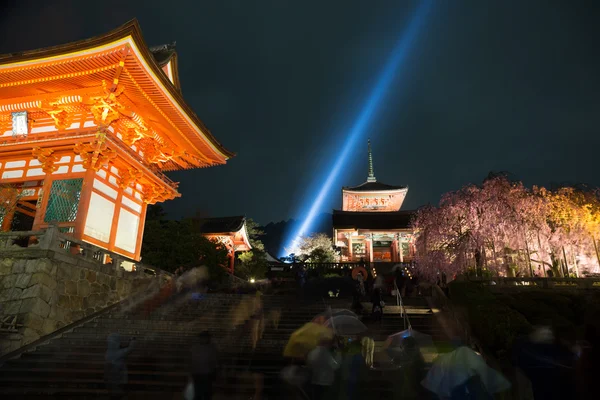 Kiyomizu Rozciągacz w nocy w kyoto, Japonia — Zdjęcie stockowe