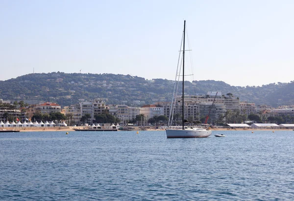 Zeilboot in de Middellandse Zee, Franse riviera, cannes, f — Stockfoto