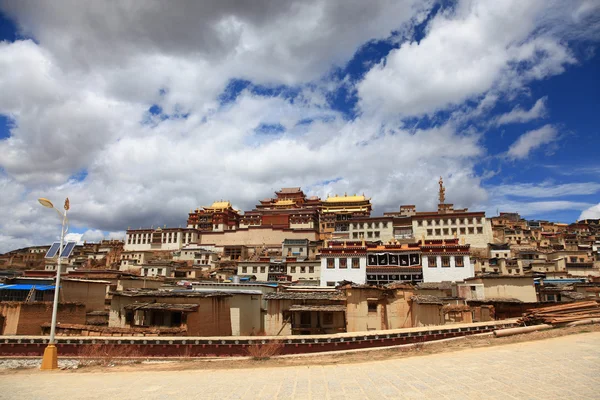 Mosteiro de Songzanlin em Zhongdian (Shangri-La), Yunnan, China — Fotografia de Stock