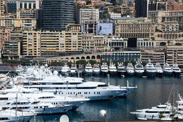 Yates en el puerto de Cannes, Costa Azul, Francia — Foto de Stock