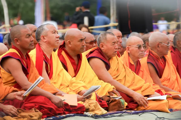 Leh, india - augusztus 5., 2012: azonosítatlan buddhista szerzetesek és lam — Stock Fotó