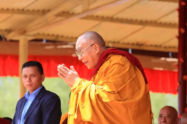 LEH, INDIA - 5 AGOSTO 2012: Sua Santità il XIV Dalai Lama gi — Foto Stock