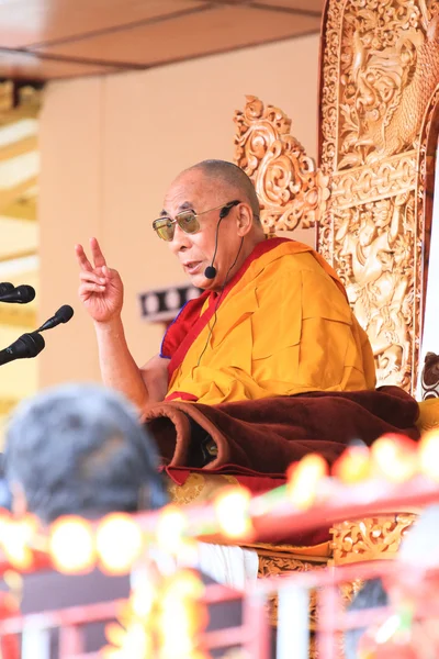 Leh, india - augustus 5, 2012: Zijne Heiligheid de 14de dalai lama gi — Stockfoto