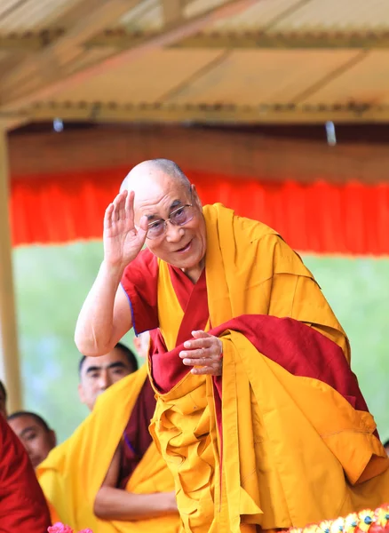 Leh, india - augustus 5, 2012: Zijne Heiligheid de 14de dalai lama gi Stockafbeelding