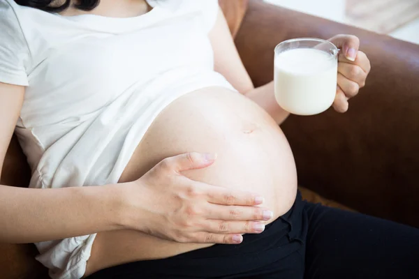 Pregnant woman — Stock Photo, Image