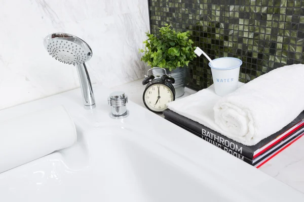 Modern bathtub — Stock Photo, Image