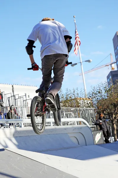 Salto bmx — Fotografia de Stock