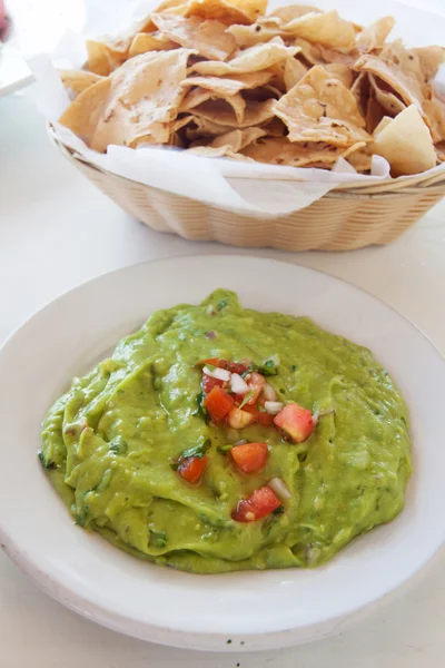 Guacamole meksykańskie z tacos — Zdjęcie stockowe