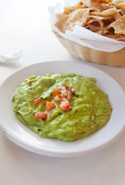 Guacamole meksykańskie z tacos — Zdjęcie stockowe