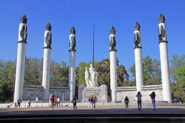 chapultepec Park, Meksika CIT kahramanca öğrenciler için anıt