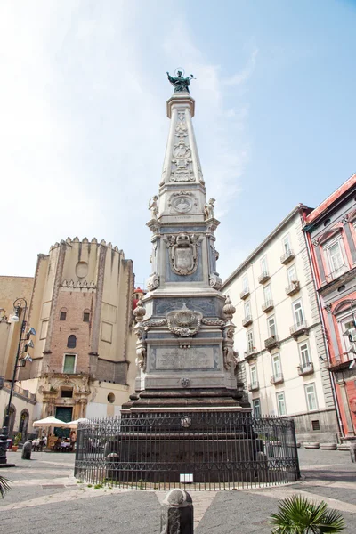 El obelisco de la Inmacolata, Nápoles, Italia — Foto de Stock