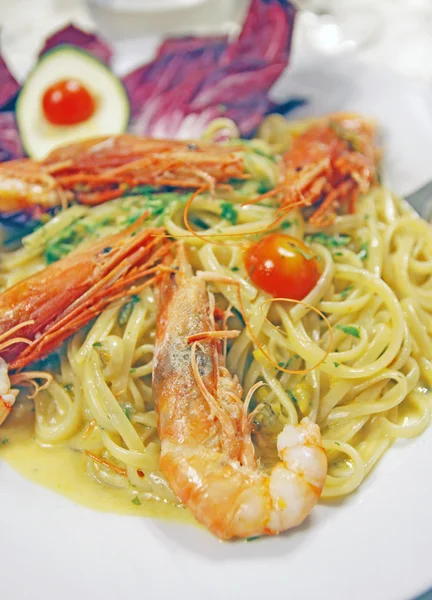 Spaghetti with scampi — Stock Photo, Image