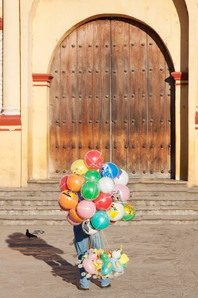 Şişme baloons satış — Stok fotoğraf