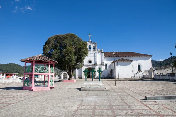 Chiesa di Zinacantan, Chiapas, Messico — Foto Stock