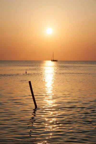 Puesta de sol en el mar — Foto de Stock