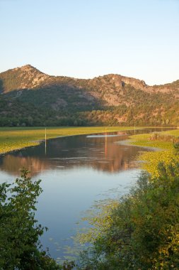 İşkodra Gölü Milli Parkı, Karadağ crnojevica nehire 