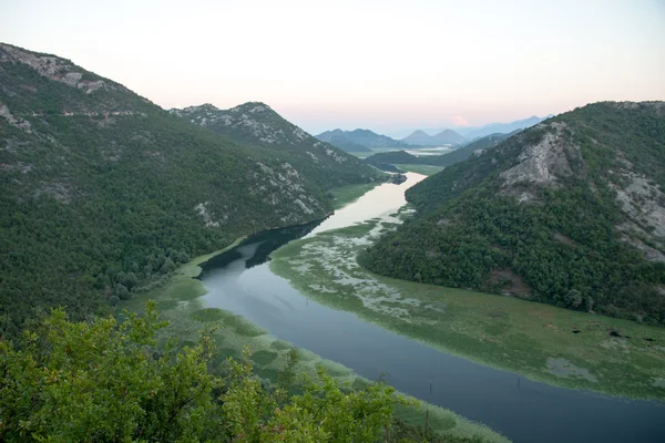 Río Crnojevica en el Parque Nacional del Lago Skadar, Montenegro —  Fotos de Stock
