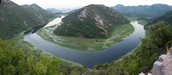 Rzeki crnojevica do Parku Narodowego Jeziora skadar, Czarnogóra — Zdjęcie stockowe