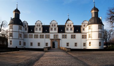 Lock facade Schloß Neuhaus