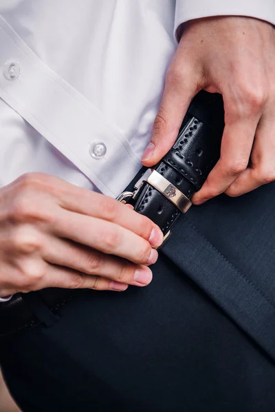 Bräutigam, Hand, Hochzeit — Stockfoto