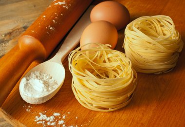 Makarna ve malzemeler