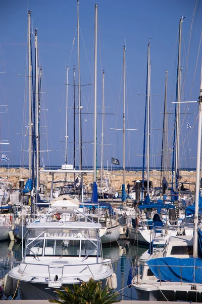Jachty na pobřeží tel-aviv — Stock fotografie