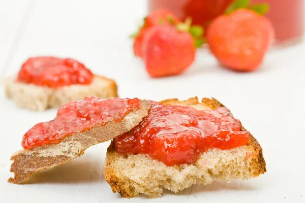 Marmellata di fragole fatta in casa — Foto Stock