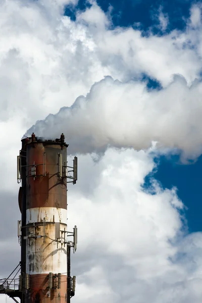 Pila di fumo industriale — Foto Stock