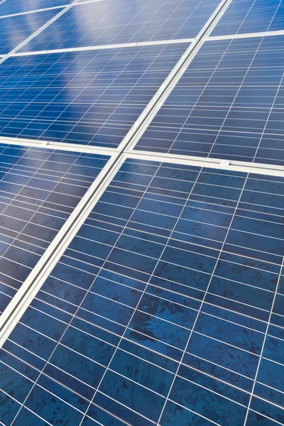 Paneles fotovoltaicos solares —  Fotos de Stock