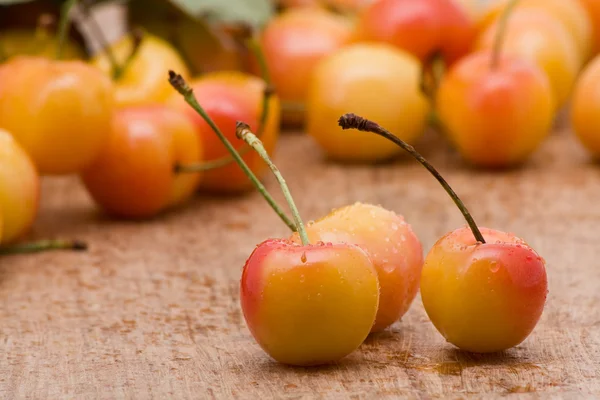 Rainier cherries — Stock Photo, Image