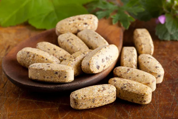 kaşık bitkisel vitamin ve ek hapları