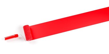 Beyaz arkaplan üzerinde renk izi olan kırmızı boya silindiri, ev yenileme ya da kopya alanı ile boyama şablonu, 3 boyutlu illüstrasyon