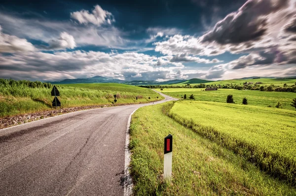 Road in the countryside — Stock Photo, Image