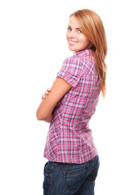 profilde duran ve içinde gülümseyen genç casual kız