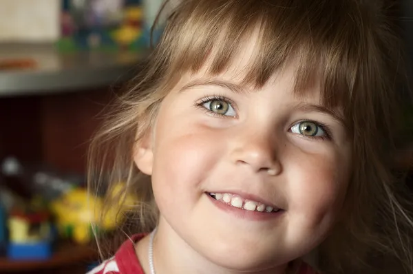 Close up portret of little smiling girl — Stock Photo, Image