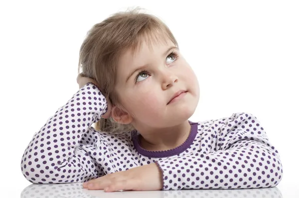 Klein meisje is keuze van de vestigingsplaats — Stockfoto