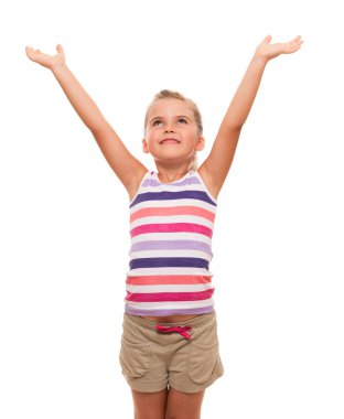 sevimli küçük kız kollarını yukarı uzanan beyaz ayakta