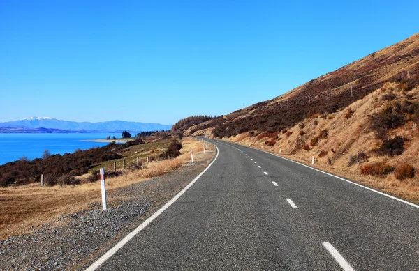 Clear Road dekat Danau Pukaki, Southland, New Zeland — Stok Foto