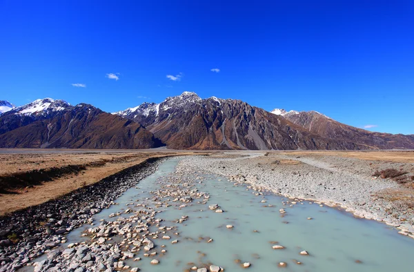 Tasman-Tal mit Flusslauf darunter, Südland, Neuseeland — Stockfoto