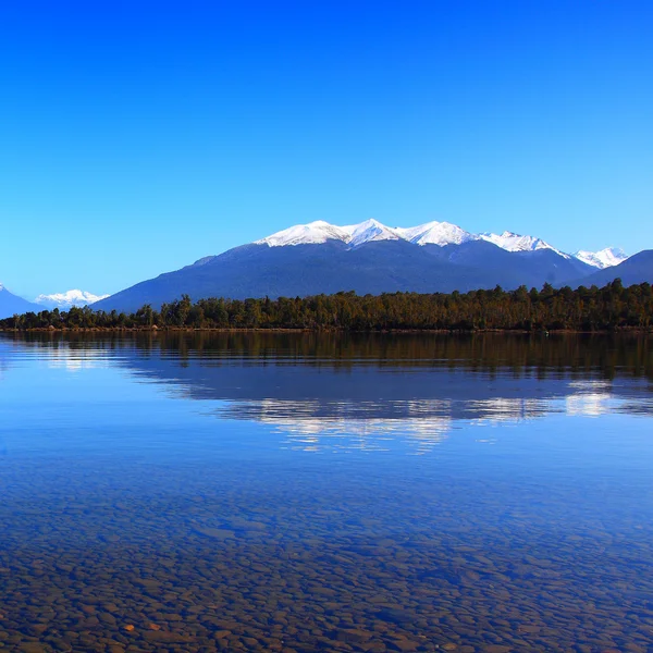 yansıma göl te anau, Yeni Zelanda