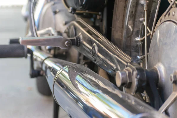 Blick Auf Die Auspuff Seitenwand Eines Oldtimer Motorrads — Stockfoto